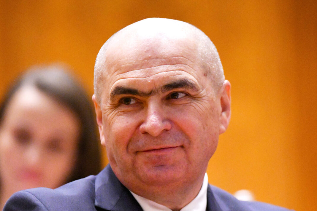 Ilie Bolojan, mesaj de Ziua Europei: „Un mecanism de putere cu rădăcini în comunism încă supraviețuiește în România” | Premierul spune că democrația „se apără în fiecare zi” și le mulțumește participanților la marșurile pro-europene