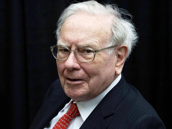 Imperiul Berkshire Hathaway, preluat recent de Greg Abel după retragerea lui Warren Buffett, stă pe un munte de bani: Rezervele de cash ale companiei urcă la peste 380 de miliarde de dolari, un arsenal care aşteaptă să fie dezlănţuit în piaţa de capital