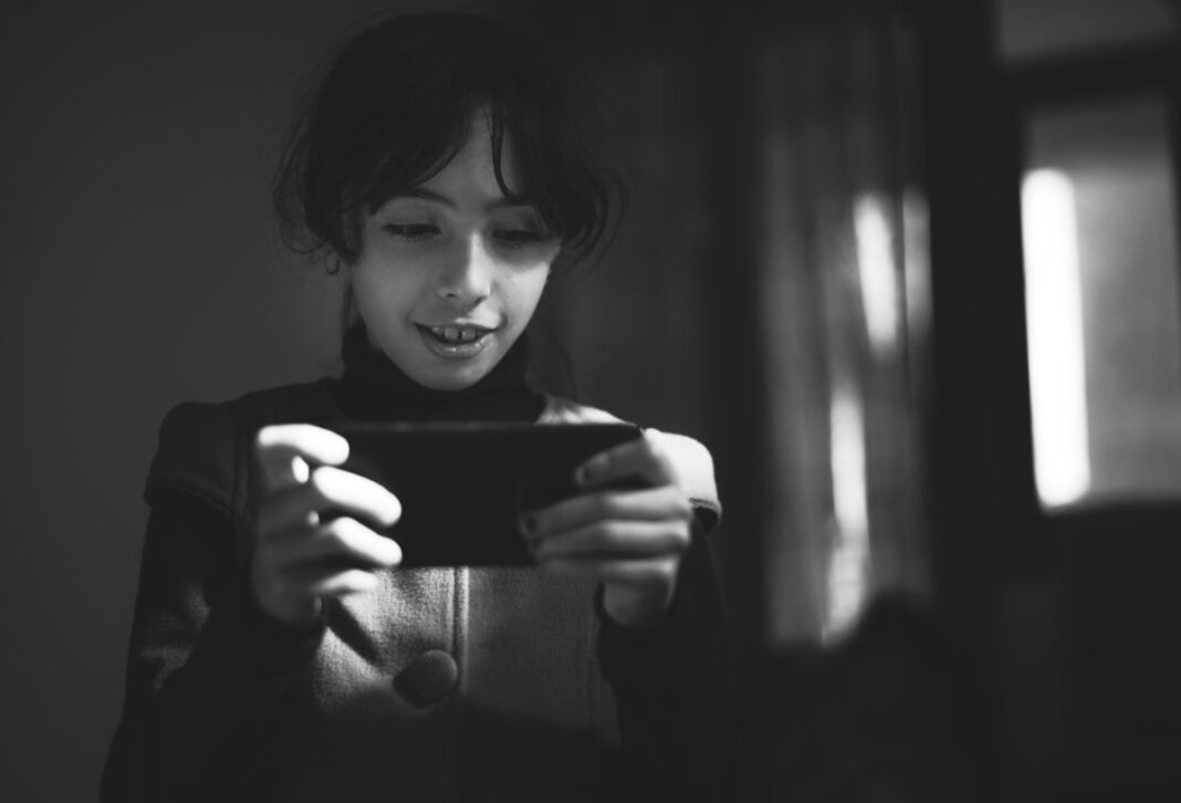 Indonezia vrea să interzică accesul la platformele de comerţ online minorilor sub 16 ani / ”Există copii care au fost victimele unor escrocherii”