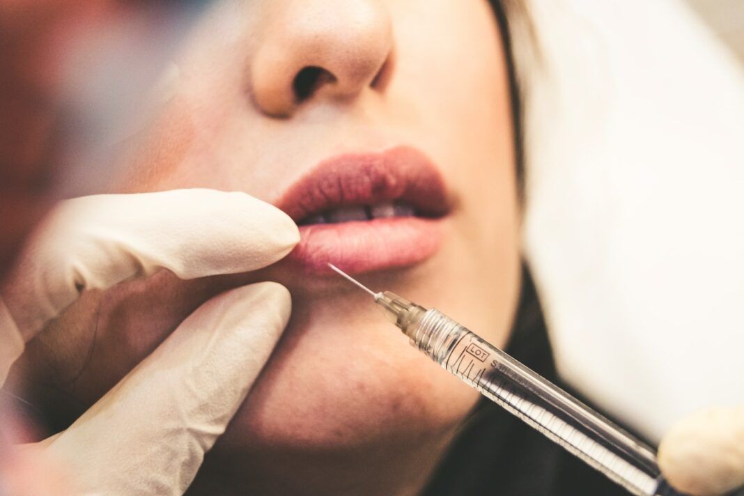Inspecția Sanitară a închis cabinetul privat din București, unde o pacientă a intrat în comă cerebrală și apoi a decedat, după o intervenție estetică
