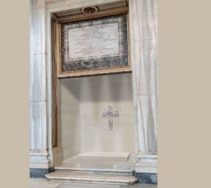 La mormântul Papei Francisc