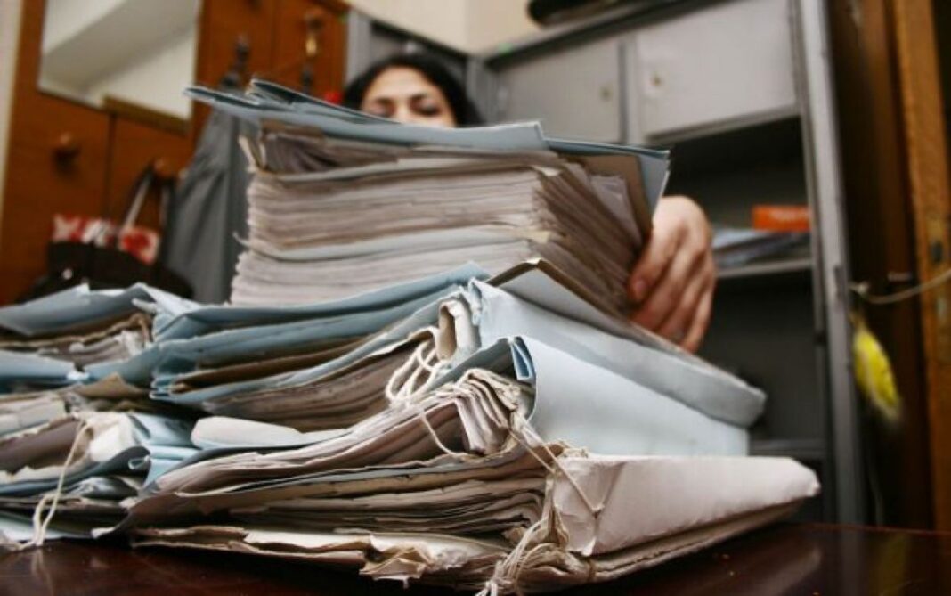 MAE declasifică mii de documente. Dosare despre alegerile din 1990, mineriade și relațiile cu URSS devin publice