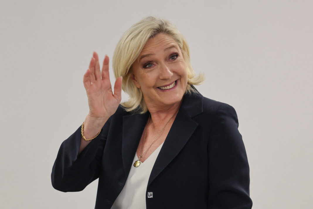 Marine Le Pen nu plănuieşte un „Frexit”, dar avertizează UE că vor fi schimbări dacă va câştiga în 2027 / Lidera extremei drepte franceze așteaptă o decizie în iulie privind candidatura sa la prezidențiale