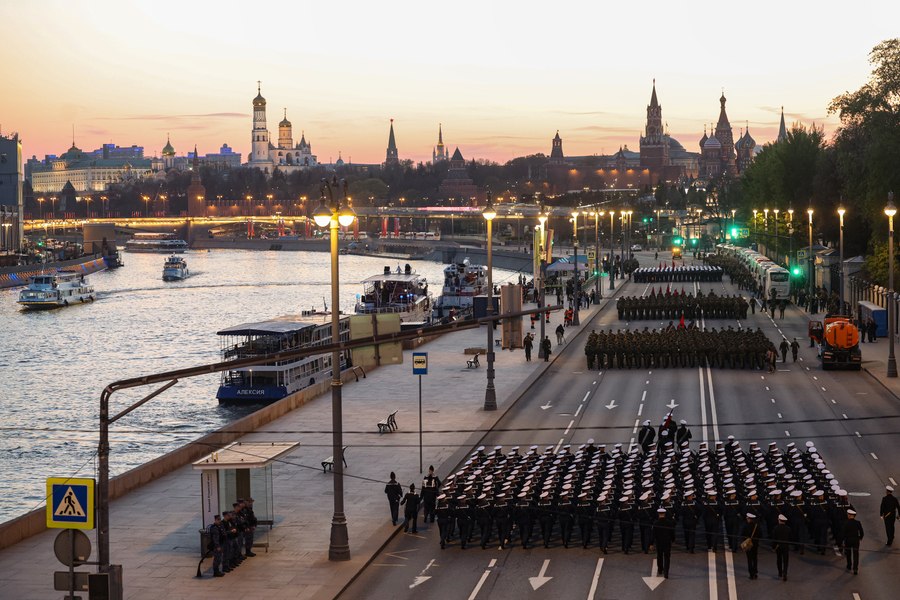 Măsuri dure de securitate la Moscova înainte de parada de Ziua Victoriei: Aeroporturi închise și restricționarea internetului mobil