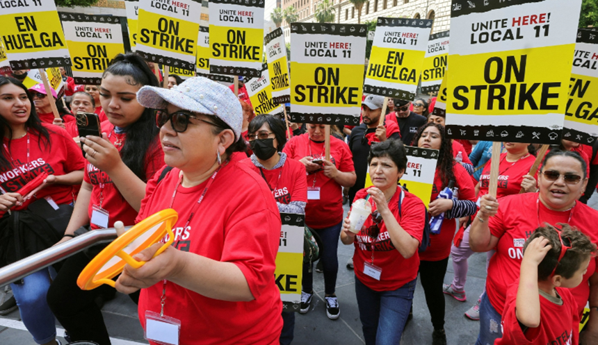 NEWS.ro: 1 Mai - Ziua Muncii - Origine, istorie, semnificaţii, celebrări în lume/ Marş şi miting organizat anul acesta la Los Angeles împotriva ICE şi pentru apărarea democraţiei