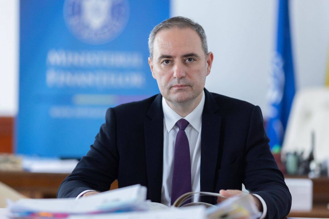 NEWS.ro: Alexandru Nazare, întrebat despre posibilitatea de a prelua şefia Guvernului: Eu am proiecte de continuat la Ministerul Finanţelor şi intenţionez să le continui