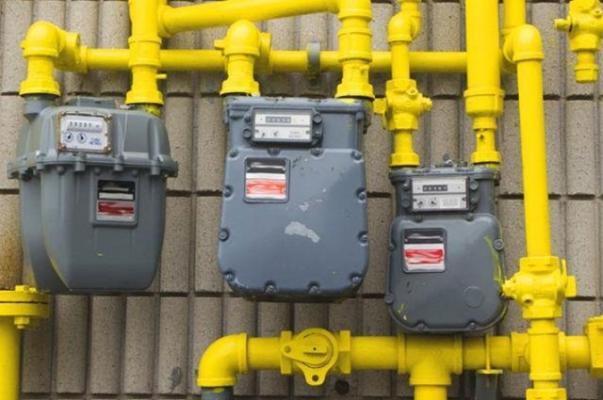 NEWS.ro: Aproape 500 de consumatori din Capitală au rămas fără gaze naturale, după ce Distrigaz a întrerupt furnizarea din cauza unei avarii produse de lucrătorii unei firme care făceau săpături pentru reţeaua de apă/ Alimentarea, reluată în jurul orei 20.00