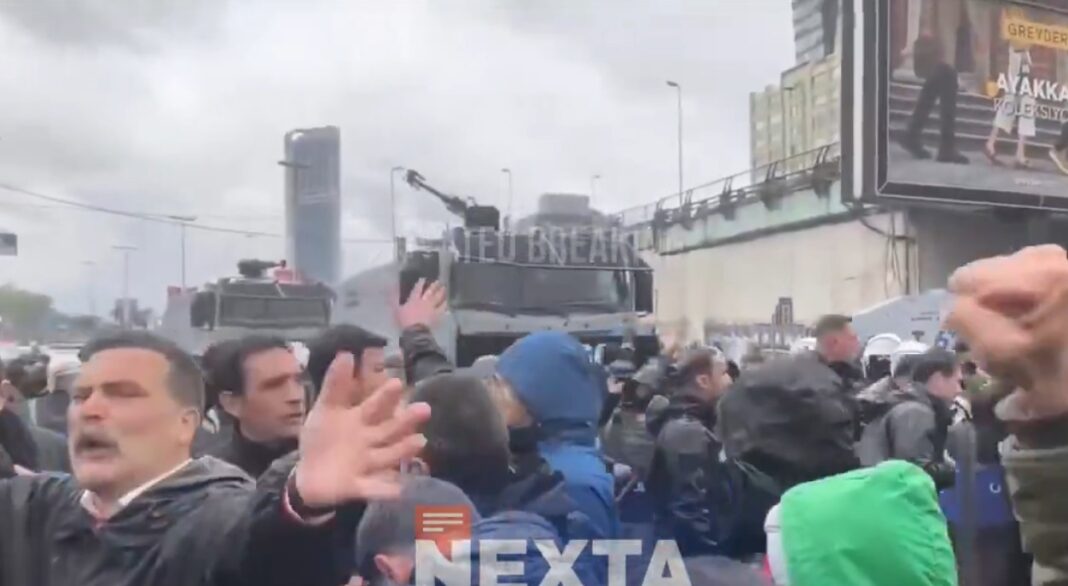 NEWS.ro: Aproape 600 de arestări în Turcia de Ziua Muncii, unde tradiţionalele proteste au avut o participare numeroasă