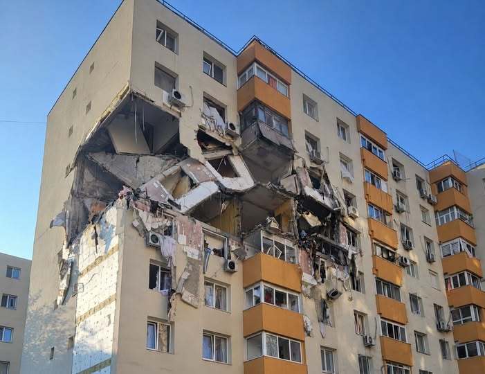 NEWS.ro: Ciprian Ciucu: După mai multe încercări, am semnat, în sfârşit, contractul de punere în siguranţă a blocului care a explodat anul trecut în cartierul Rahova