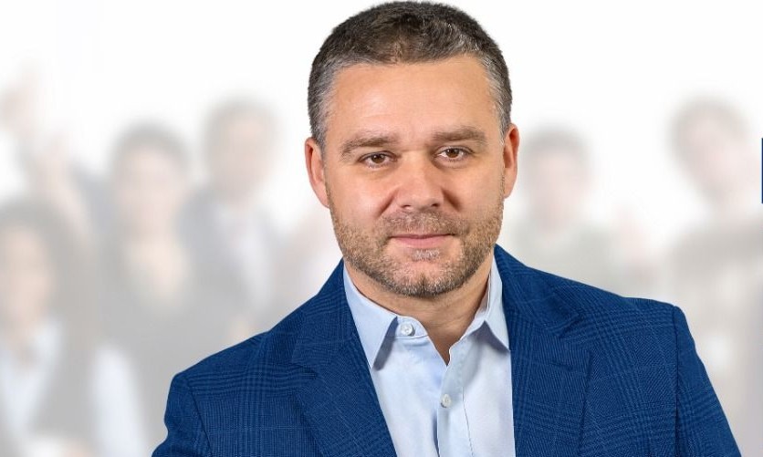 NEWS.ro: Ciucu, întrebat dacă moţiunea de cenzură va trece: Se joacă. Lipsesc între cinci şi zece voturi ca să nu treacă