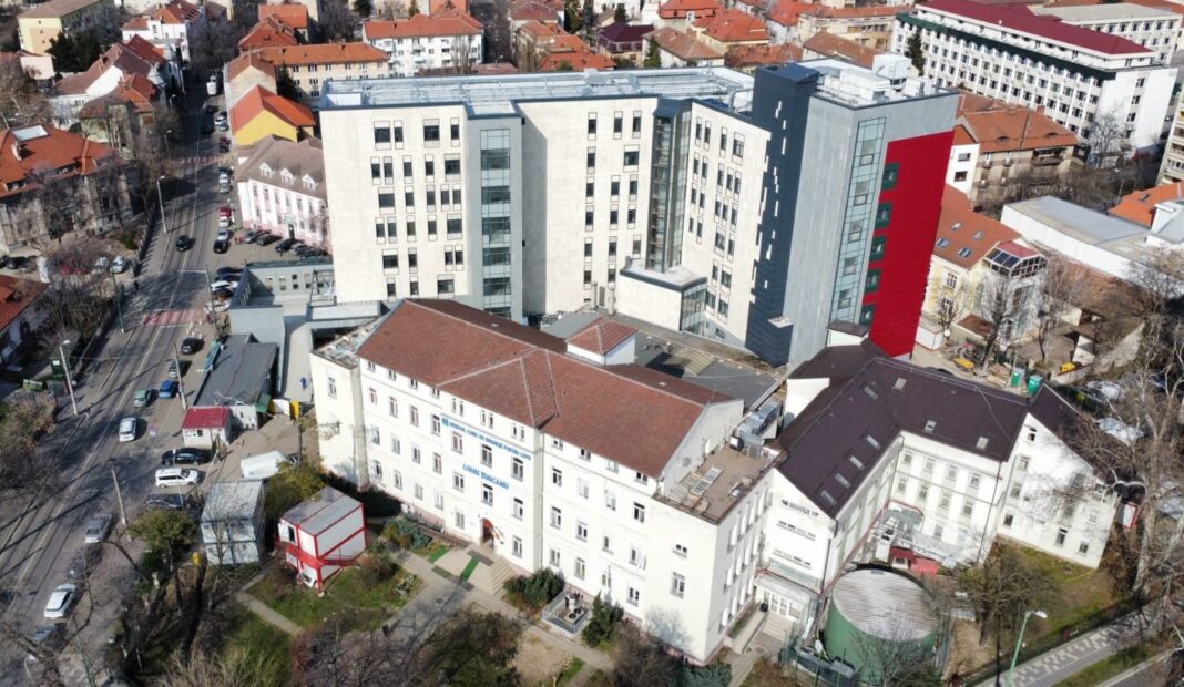 NEWS.ro: Copilul de 12 ani din Arad, înjunghiat de un coleg, are multiple leziuni / El se află sub investigaţii la Spitalul de Copii din Timişoara