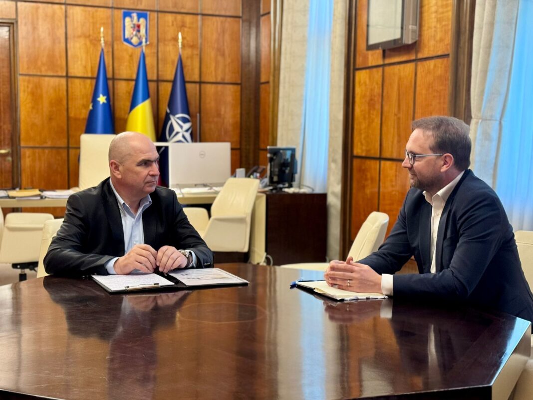 NEWS.ro: Dominic Fritz: Exclud o fuziune cu PNL, pentru că suntem două partide distincte, cu o istorie distinctă şi cu electorate distincte / Polul reformist, deocamdată o mişcare între PNL şi USR, ca doi parteneri egali