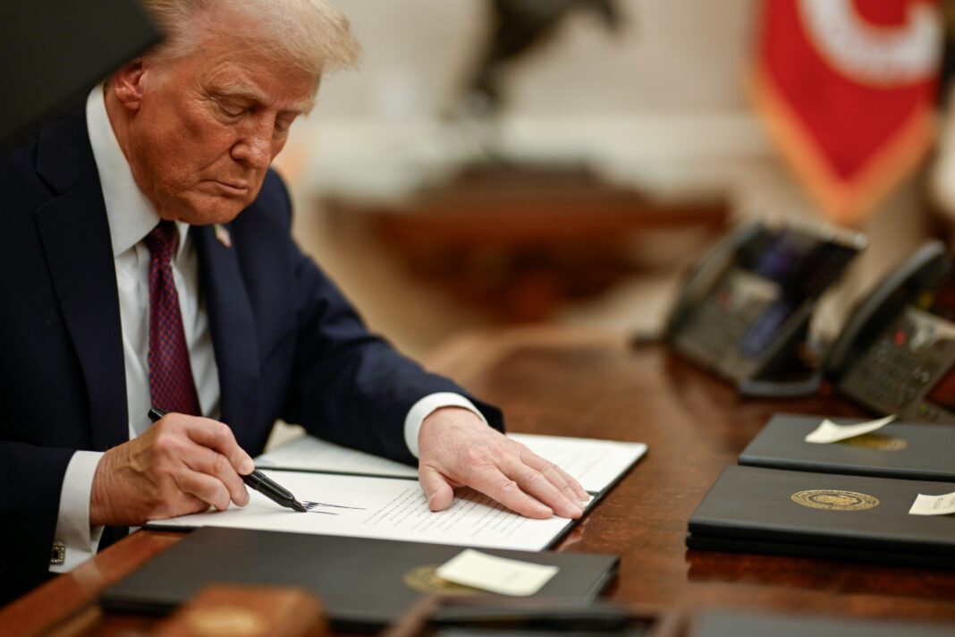 NEWS.ro: Donald Trump declară într-o scrisoare adresată Congresului că ostilităţile împotriva Iranului sunt „încheiate“