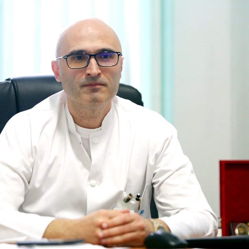 NEWS.ro: Dr. Cristian Oancea afirmă că, pentru întărirea imunităţii pulmonare, se recomandă curele saline şi cele cu aerosoli, la mare, dimineaţa şi seara