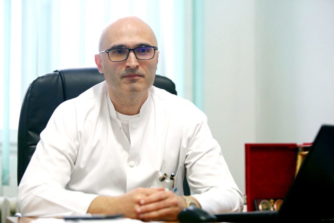 NEWS.ro: Dr. Cristian Oancea: Avem între 900.000 şi un milion de pacienţi posibil astmatici. La noi există o mare rată de subdiagnostic comparativ cu Uniunea Europeană/ Putem avea o viaţă normală, putem face sport, numai dacă luăm tratamentul în mod adecvat