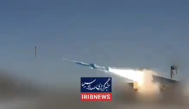 NEWS.ro: Emiratele Arabe Unite afirmă că au interceptat trei rachete provenind din Iran