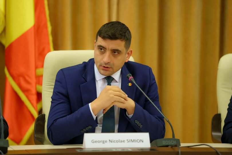 NEWS.ro: George Simion acuză partidele din coaliţie, inclusiv PSD, alături de care AUR a depus moţiunea de cenzură, de un „jaf de proporţii gigantice” în cazul contractelor din Programul SAFE: „Toate miros a corupţie” - VIDEO