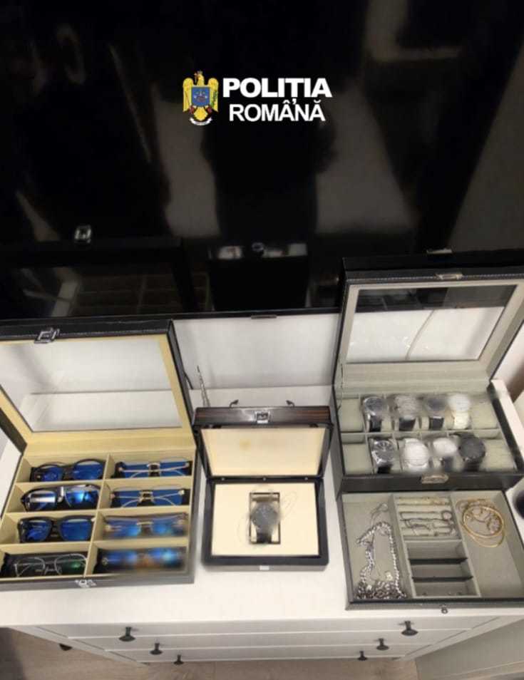 NEWS.ro: Giurgiu: 11 persoane suspectate de înşelăciune şi spălarea banilor, reţinute / Ar fi cerut avansuri pentru presupuse servicii, fără ca acestea să fie prestate / Prejudicu de 3 milioane de lei