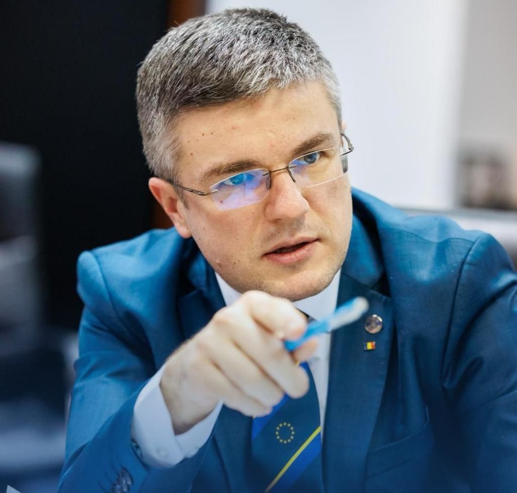 NEWS.ro: Irineu Darău anunţă că a fost demis preşedintele Autorităţii pentru Digitalizarea României: Nu se mai poate continua cu frâna de mână trasă în digitalizarea României