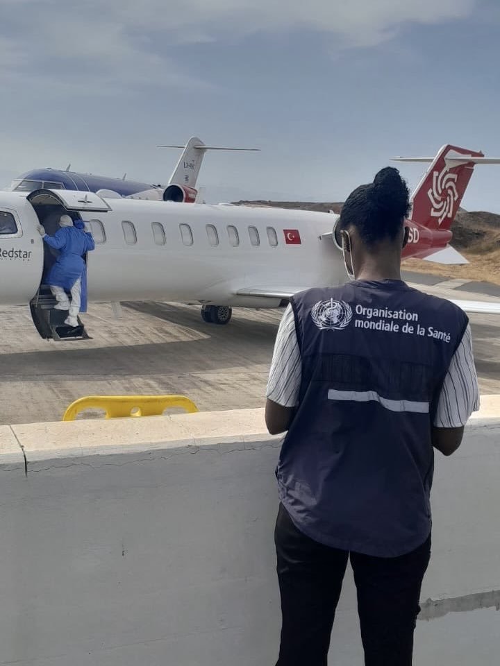 NEWS.ro: Marea Britanie anunţă că un al treilea cetăţean britanic este suspectat de infecţie cu hantavirus, în timp ce potrivit OMS, stewardesa din Olanda a ieşit negativ la acest virus