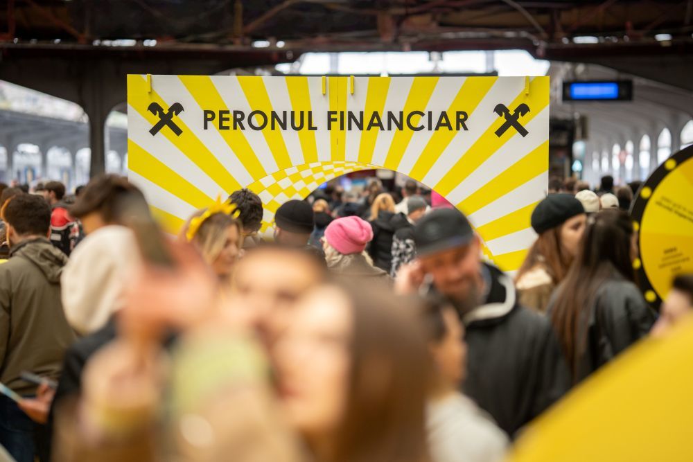 NEWS.ro: Mii de români au primit sfaturi financiare la Peronul Financiar, înainte de plecarea în mini-vacanţa de 1 Mai