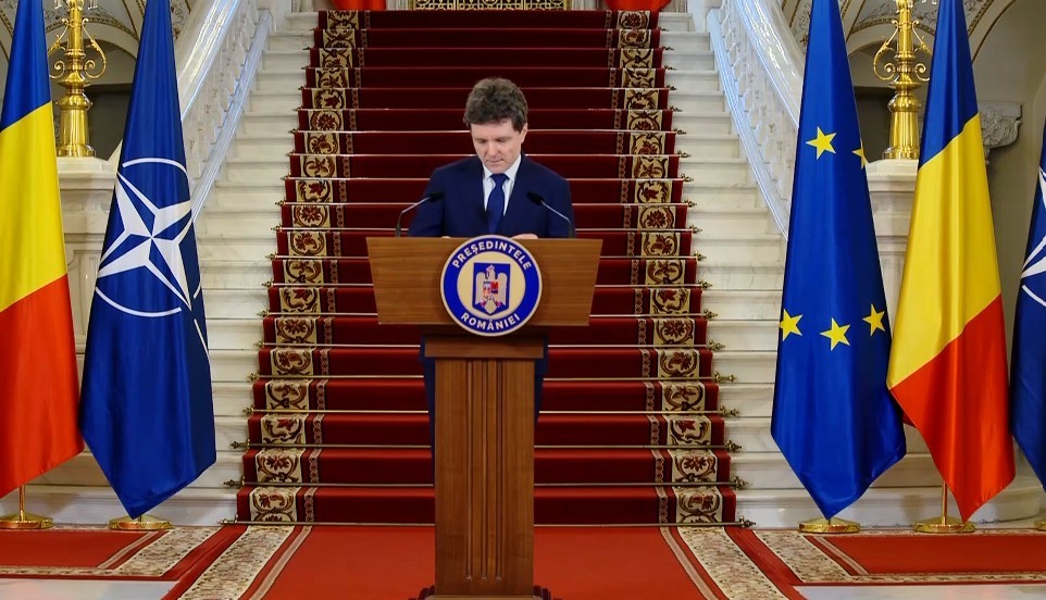 NEWS.ro: Nicuşor Dan: Guvernul a fost demis, nu e un moment fericit într-o democraţie. Invit la calm, România este un stat stabil / Voi începe consultări informale / Vom avea un guvern într-un termen rezonabil, exclud anticipate