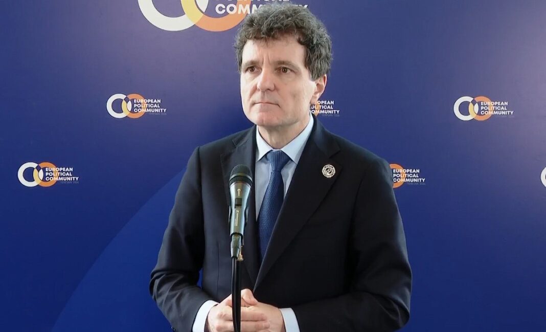 NEWS.ro: Nicuşor Dan: O incertitudine cu privire la direcţia, conformaţia politică a guvernului şi a majorităţii din spate, va fi, o săptămână sau două / În oricare din situaţii, discuţiile politice vor fi dificile