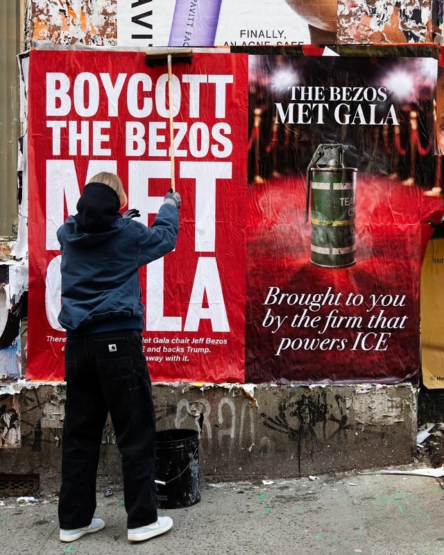 NEWS.ro: O campanie anti-Bezos îndeamnă la boicotarea Met Gala din New York - FOTO