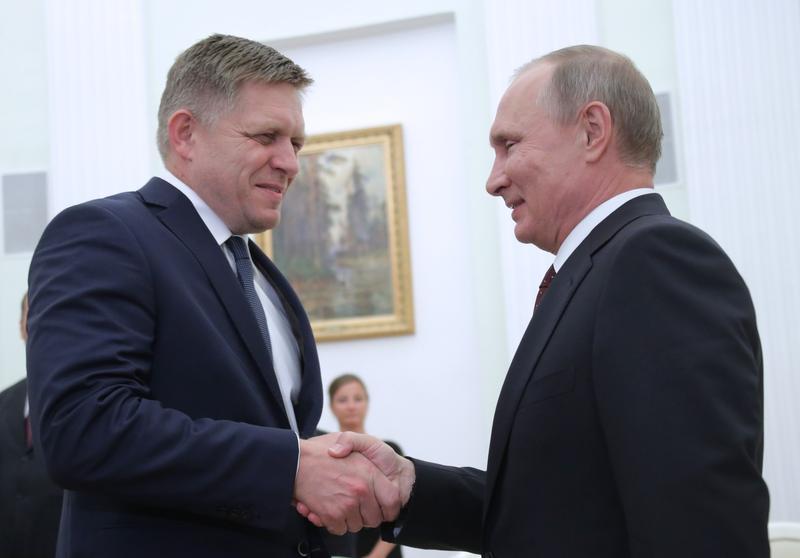 NEWS.ro: Premierul slovac Robert Fico, care se va duce la Moscova de 9 Mai, intenţionează să-i transmită lui Putin un mesaj din partea lui Zelenski
