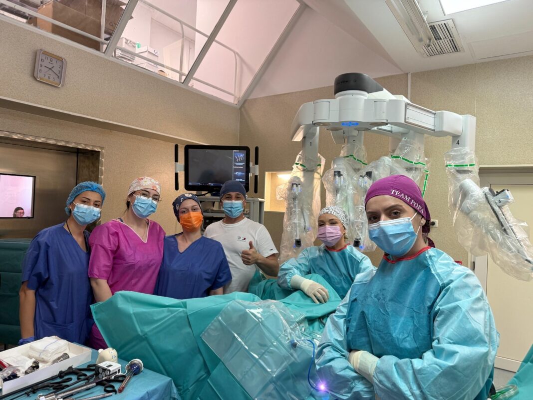 NEWS.ro: Prima intervenţie robotică ginecologică la Spitalul Judeţean Timişoara/ Pacienta avea o tumoră voluminoasă