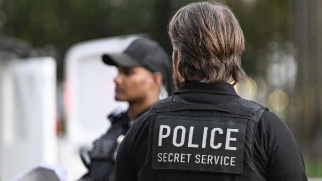 NEWS.ro: Secret Service se află la locul unui incident armat în Washington. O persoană a fost împuşcată de forţele de ordine. Casa Albă a fost închisă pentru scurt timp