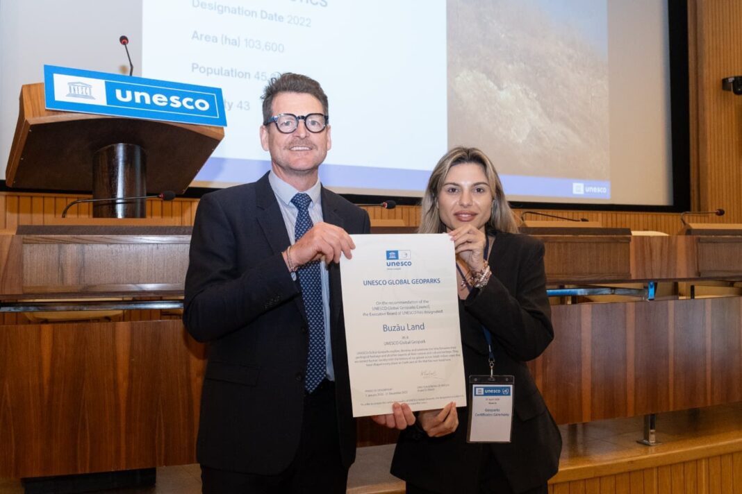 NEWS.ro: Ţinutul Buzăului, revalidat ca Geoparc Internaţional UNESCO pentru încă patru ani - FOTO