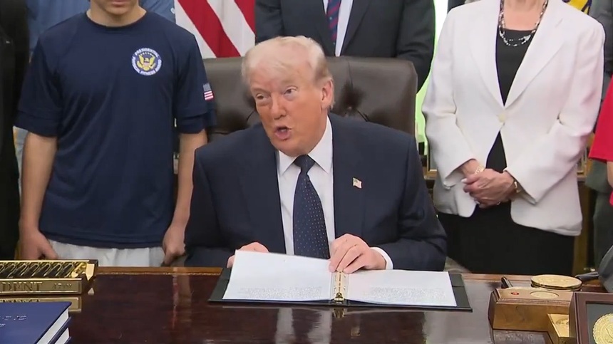 NEWS.ro: Trump cataloghează nepopularul Război din Iran, la un eveniment consacrat exerciţiilor fizice la şcoală, la Casa Albă, drept o ”mică încăierare”, după ce l-a catalogat drept un ”minirăzboi” sau o ”mică excursie”