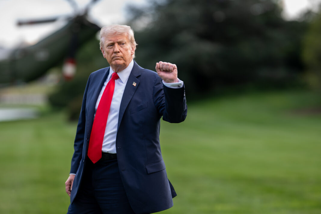 NEWS.ro: Trump consideră „trădare” afirmaţiile potrivit cărora SUA nu câştigă războiul cu Iranul