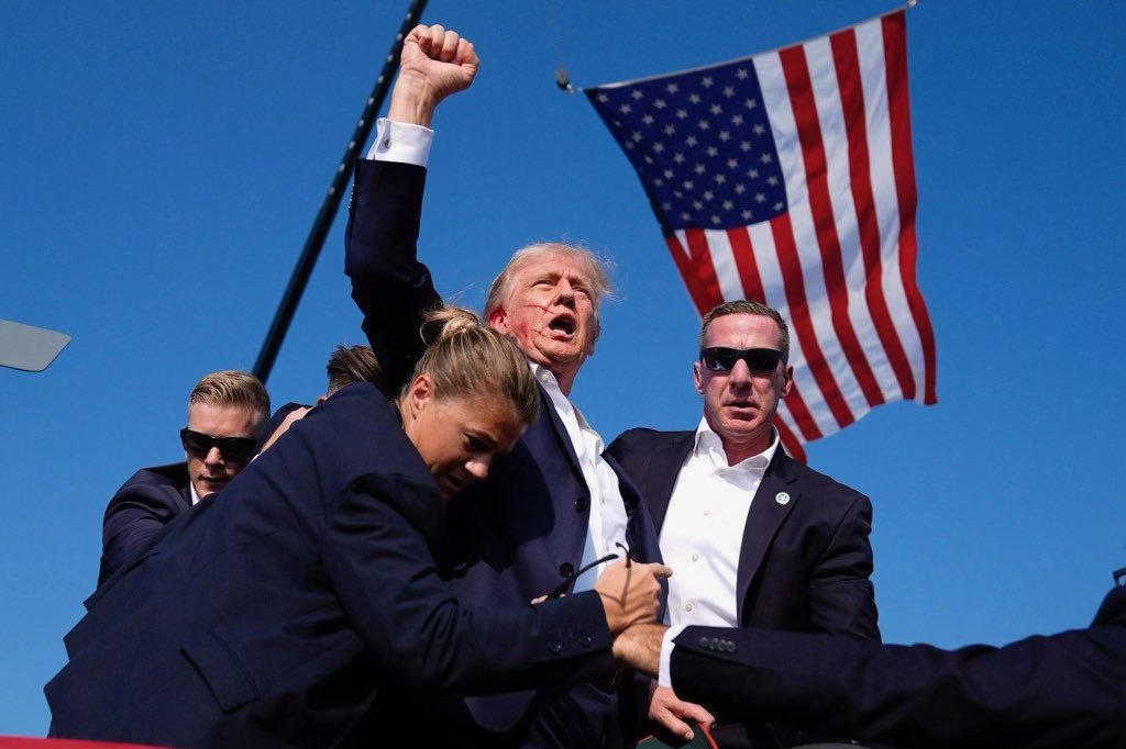NEWS.ro: Trump se duce în bastionul său din Florida pentru primul eveniment public de la tentativa de asasinat care l-ar fi vizat la Dineul Corespondenţilor