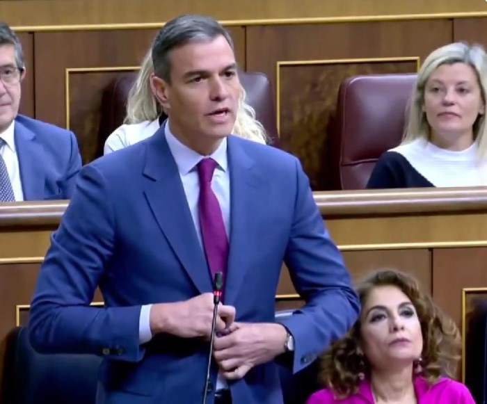NEWS.ro: Turcia: Avionul prim-ministrului spaniol, aterizare de urgenţă la Ankara / Pedro Sanchez se deplasa la Erevan pentru summitul Comunităţii Politice Europene