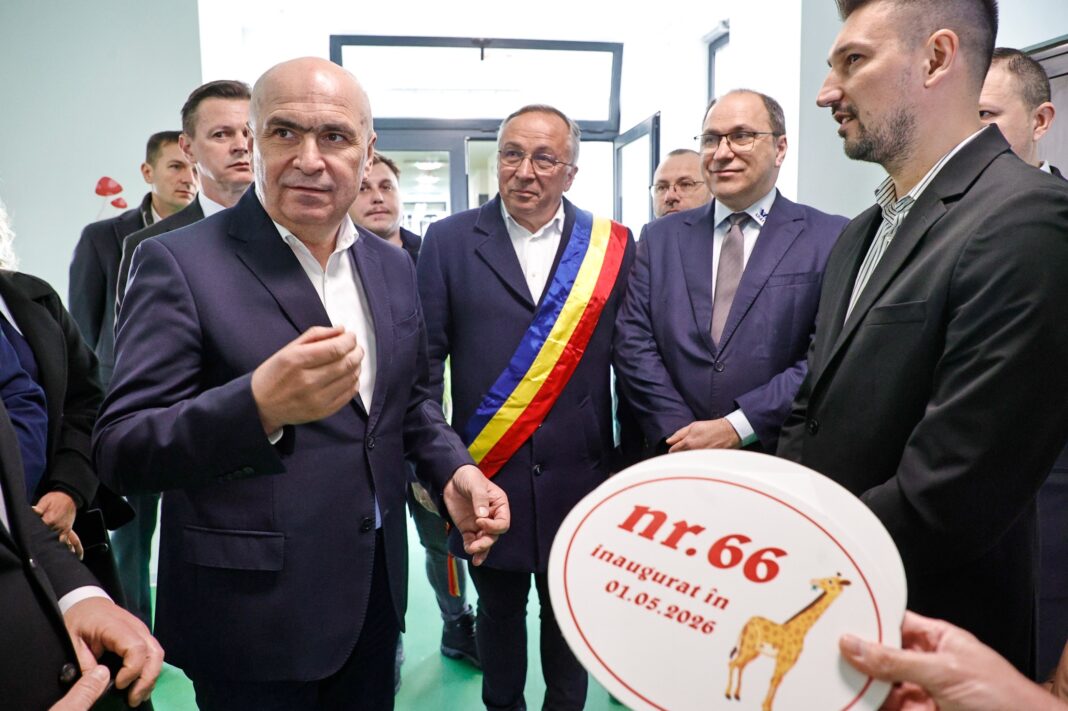 NEWS.ro: UPDATE - Bolojan, la inaugurarea unei creşe în Suceava, construcţie finanţată prin PNRR. El a afirmat că nu sunt probleme cu angajările în creşele construite prin acest program, fiind acordate derogări de la legislaţie
