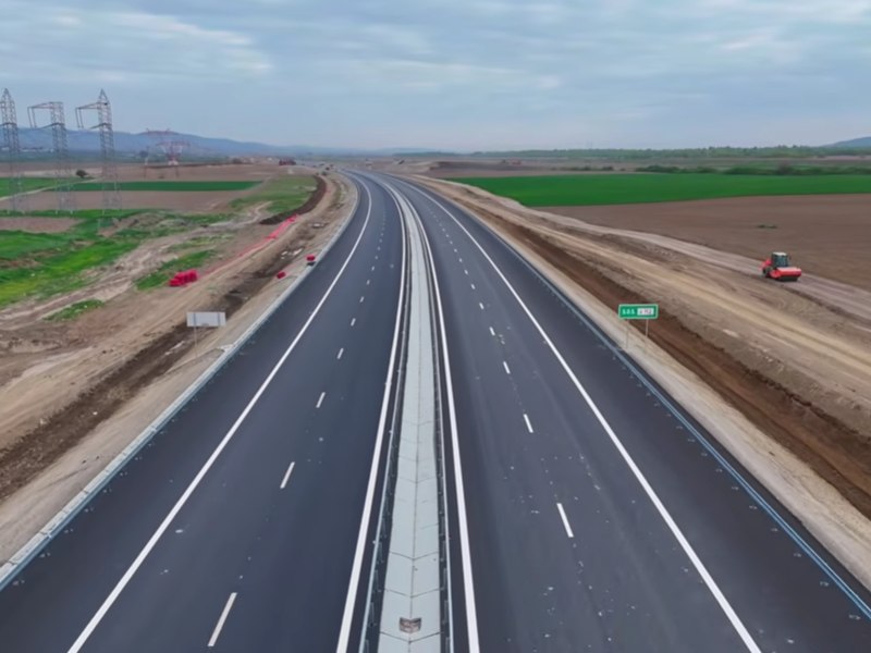 Noi imagini cu lucrările pe A7. Un nou lot va fi deschis în august: „Pentru copii care vor ajunge la bunici în 60 de minute în loc de 4 ore”