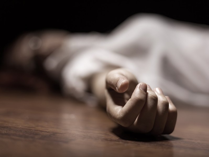O mamă a murit apărându-și fiica de fostul iubit. Pe numele agresorului era emis ordin de protecție. IGPR trimite o echipă de control