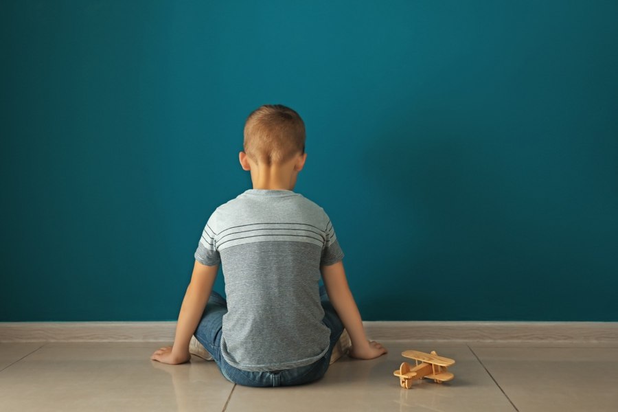 O nouă terapie prin stimularea cerebrală ar putea îmbunătăți comunicarea copiilor cu autism în doar câteva zile