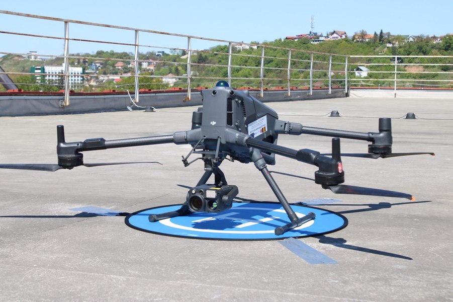 Orașul păzit din cer de o dronă de 40.000 de euro. Imagini live către poliție cu infracțiuni, construcții ilegale și situații de risc