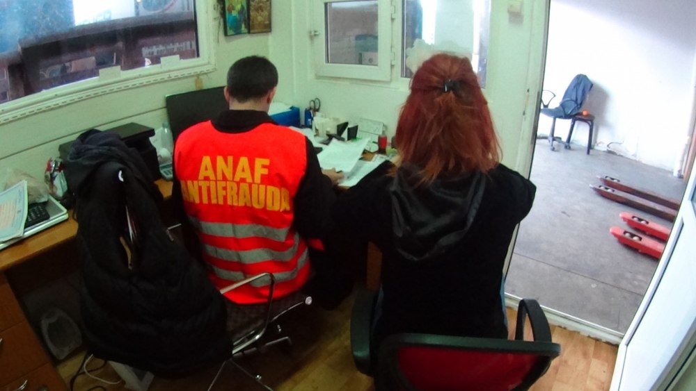 Prejudiciu de peste 12 milioane lei, provocat prin subdeclararea muncii la o firmă de pază