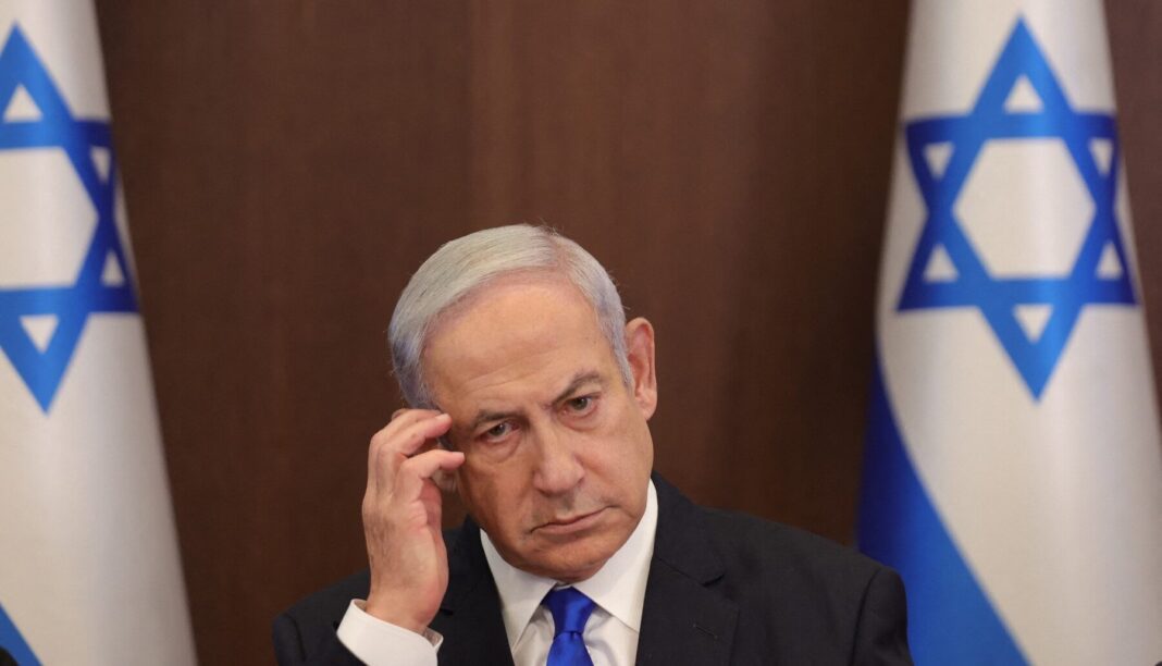 Premierul israelian Benjamin Netanyahu va discuta cu instanţa un eventual acord de recunoaştere a vinovăţiei în dosarele sale de corupţie pentru a fi graţiat de preşedinte