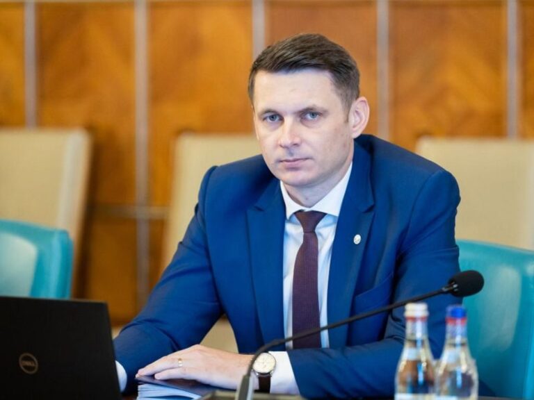 Președintele Senatului, de Ziua Independenței:Avem datoria de a onora aceste momente prin responsabilitate