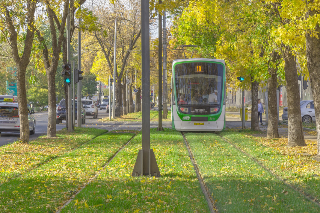 Primăria Ploieşti împrumută 36 de milioane de euro de la Banca Europeană de Investiţii pentru achiziția a 20 de tramvaie noi