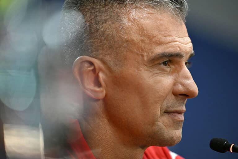 Rapid i-ar oferi lui Pancu 35.000 de euro pe lună și un contract de doi ani! Antrenorul are de ales între Giulești și CFR Cluj