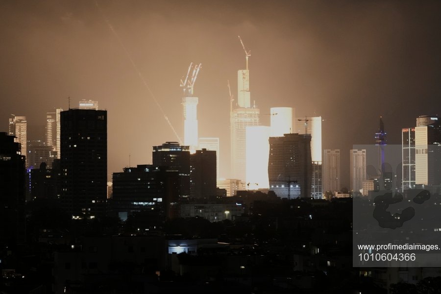 Războiul din Iran, ziua 63: Iranul amenință SUA cu un răspuns „dureros” dacă va relua ofensiva