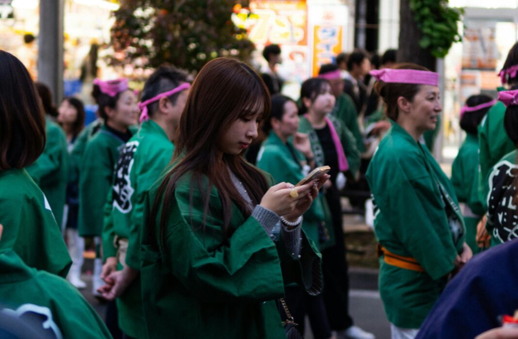 Șapte din 100 de tineri japonezi sunt „prea dependenți” de rețelele de socializare