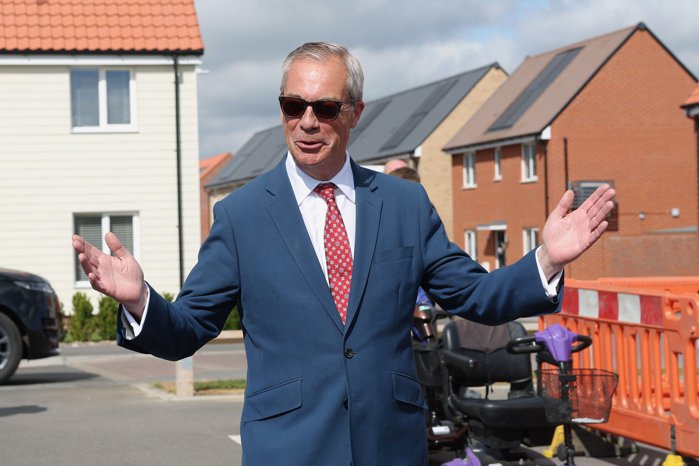 Schimbare istorică de paradigmă în politica din Marea Britanie: Partidul Laburist a pierdut peste 200 de mandate, în timp ce formaţiunea anti-imigraţie Reform UK a lui Nigel Farage, unul dintre arhitecţii Brexitului, câştigă sute de mandate noi şi îşi asigură o victorie zdrobitoare în alegerile locale