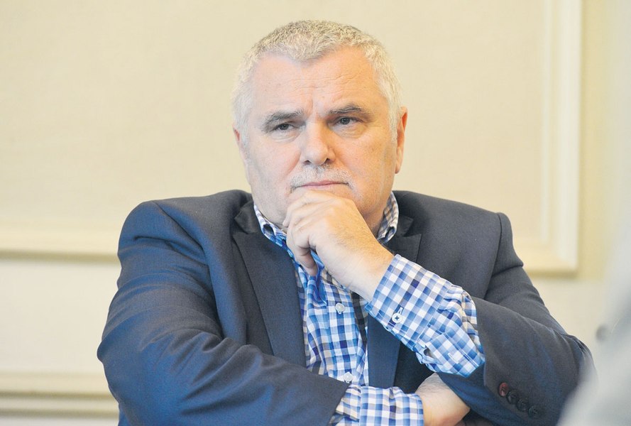 Ștefan Mitroi la 70 de ani: scriitorul născut în noaptea de Înviere, în satul lui Noica. „N-am apucat să arestez decât un singur om: pe mine însumi“